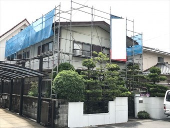 屋根カバー工事の足場