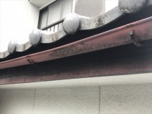 劣化した雨樋と鼻隠し