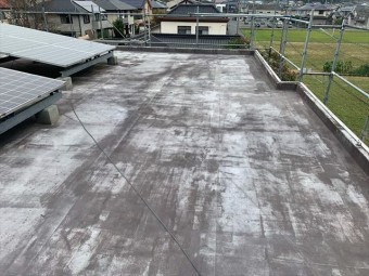 屋上のシート防水の色褪せ