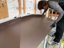 出窓屋根の板金を張る