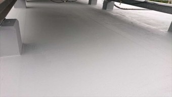 ソーラーパネルの下の防水