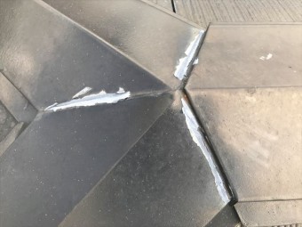 棟板金の塗膜剥がれ