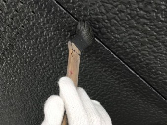 軒天の継ぎ目の塗装