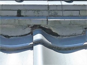 漆喰の剝がれ