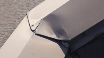 棟板金歪み