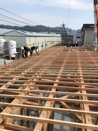 垂木の取り付け