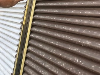 雨戸の枠の養生