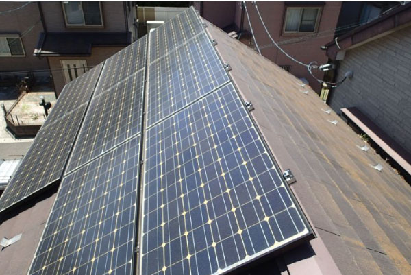 太陽光発電の設置をご検討の方には屋根カバー工法はおすすめしません