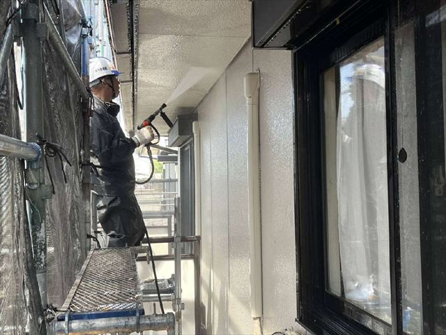 軒天の高圧洗浄