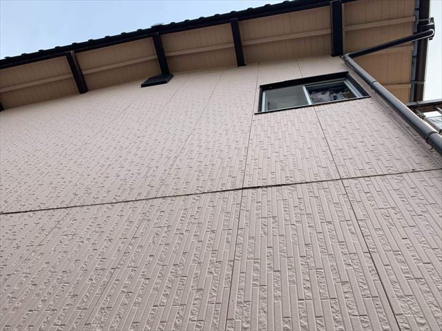 周南市の外壁塗装｜チョーキング・藻・シーリング劣化を現場調査