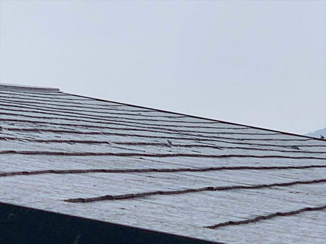 スレート屋根材の塗膜の剥がれ