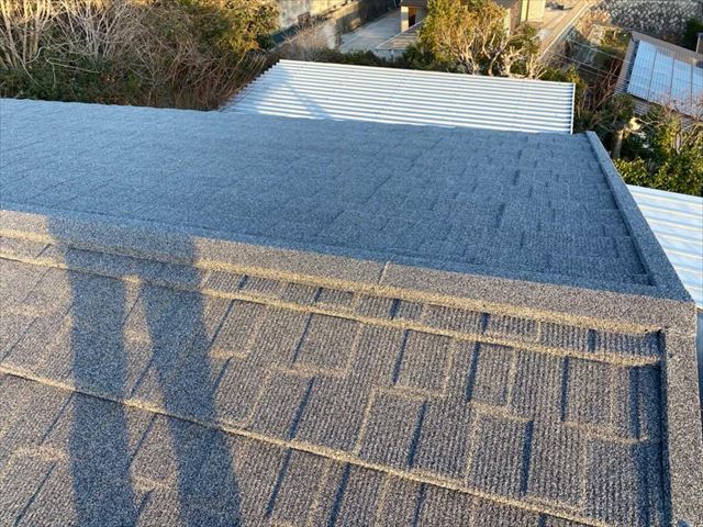 屋根カバー工事を施工後の屋根