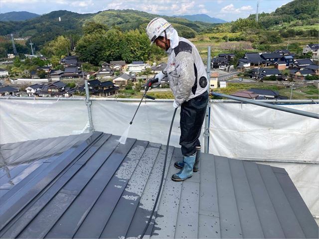 金属屋根の高圧洗浄