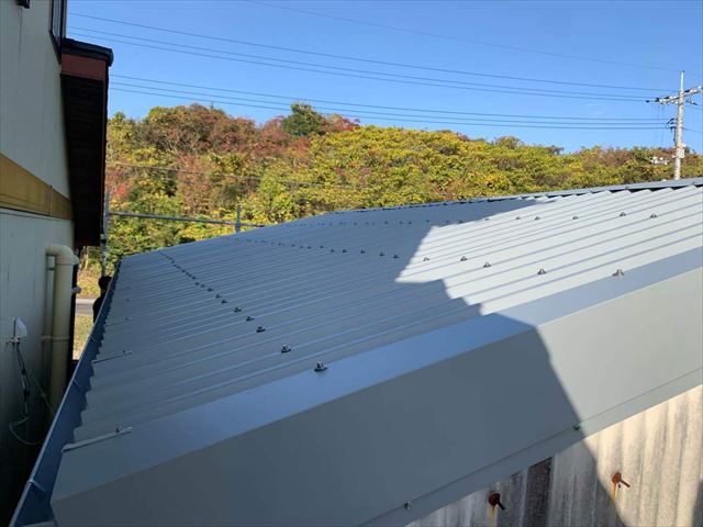 施工後の倉庫屋根