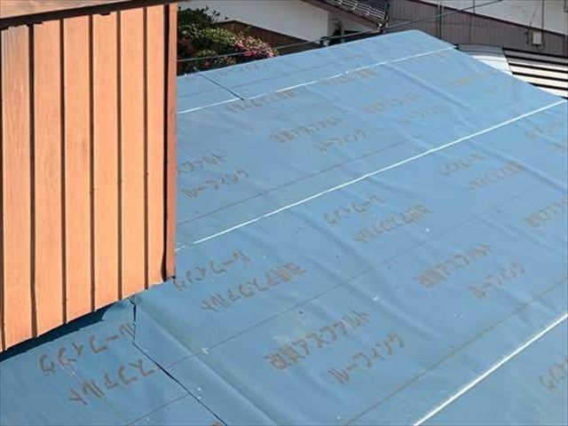 周南市の屋根葺き替え｜瓦桟木の設置で防災瓦をしっかり固定