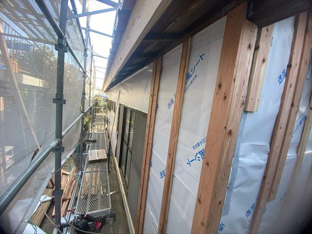 周南市で外壁張り替え｜胴縁設置から金属サイディング施工