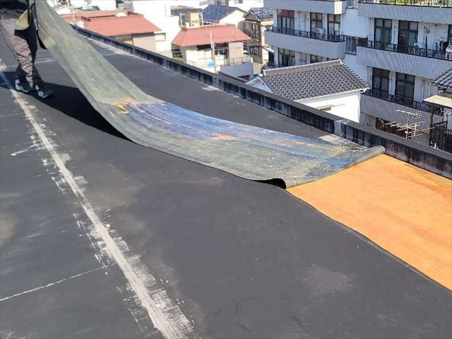 ビル屋上の既存防水層の撤去