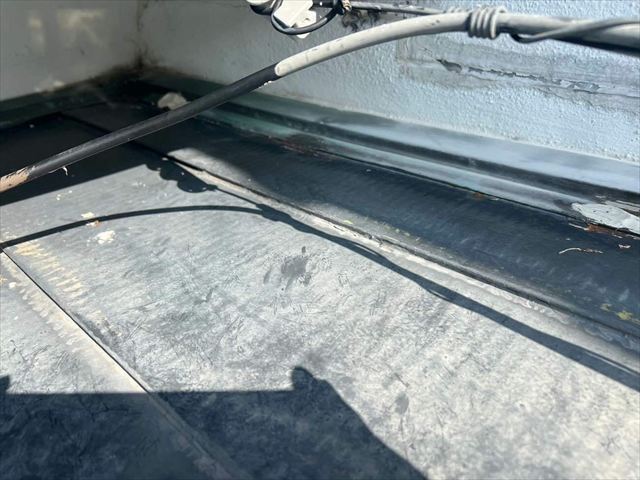 取り合い部分の雨押え板金の劣化