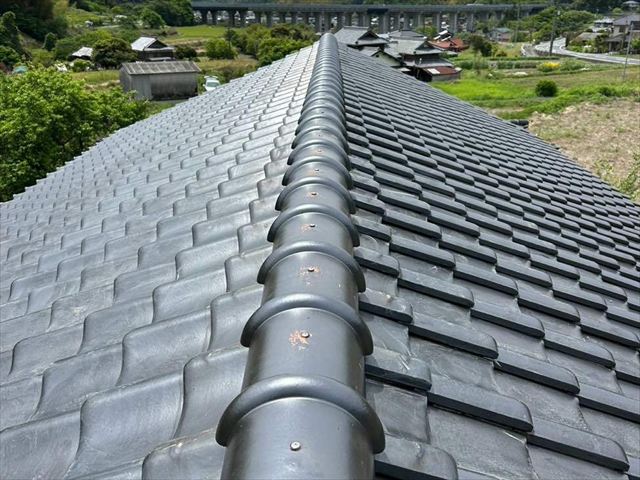 施工後の瓦屋根の棟