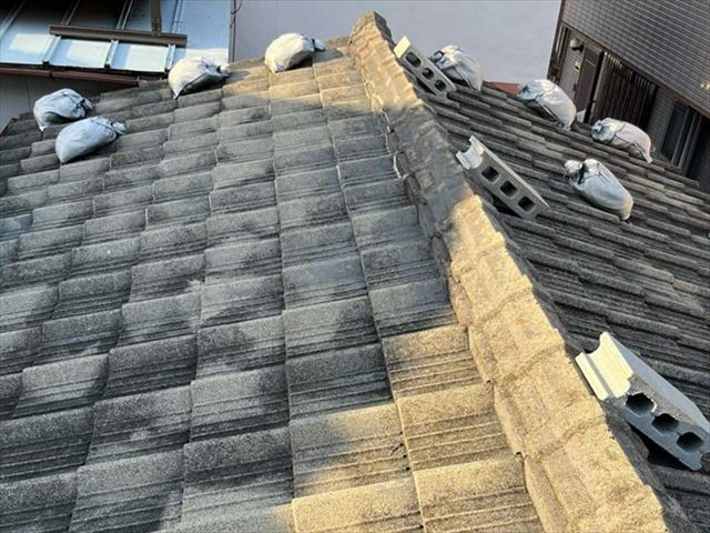 雨漏りしたセメント瓦屋根