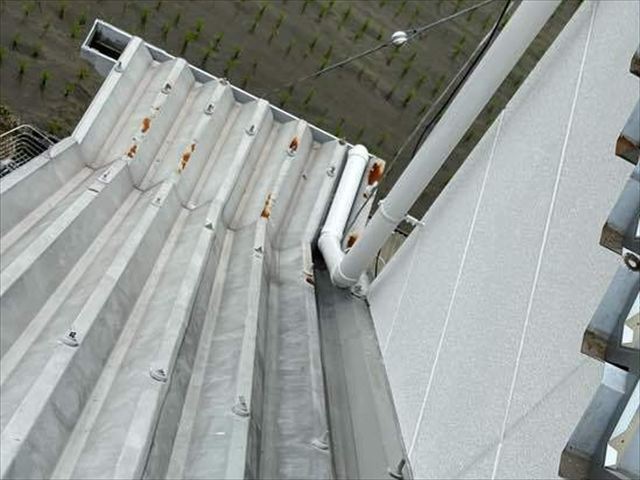 折板屋根の錆び