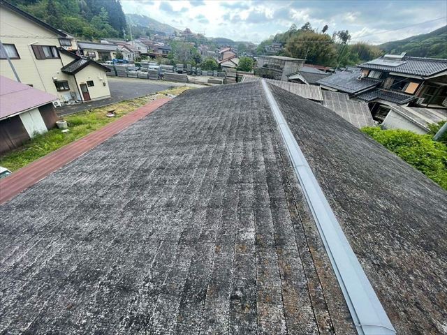 色褪せたスレート屋根