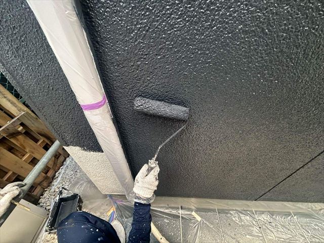 下松市で外壁塗装の中塗り完了！三回塗りの重要工程を解説