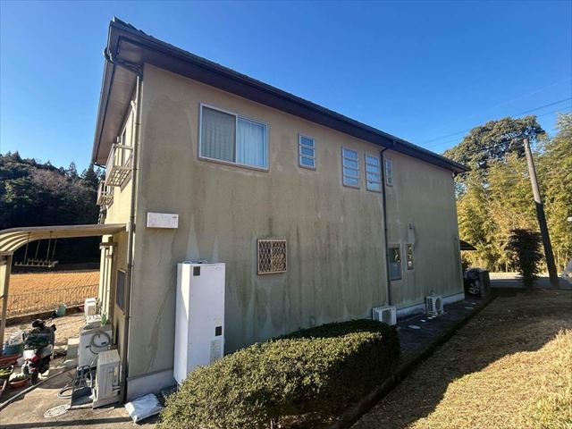 光市の外壁塗装現場レポート｜モルタル外壁の苔・クラックを徹底調査