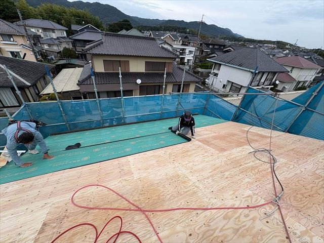 ルーフィング（防水紙）の敷設