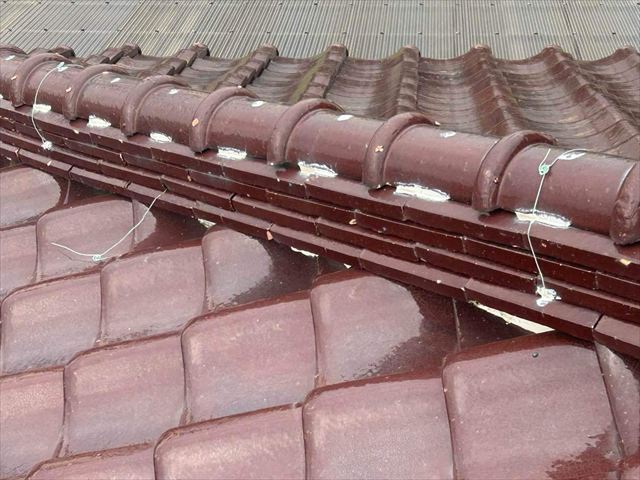 緊結線が切れた棟瓦