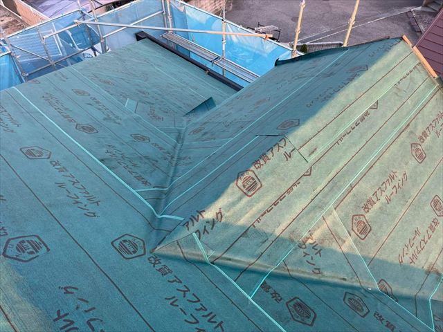 ルーフィングの敷設