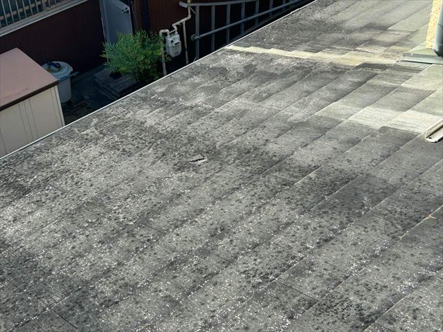 色褪せたスレート屋根