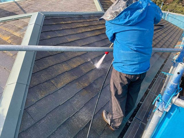 周南市で屋根工事｜屋根カバー工事でも高圧洗浄は必要なのか