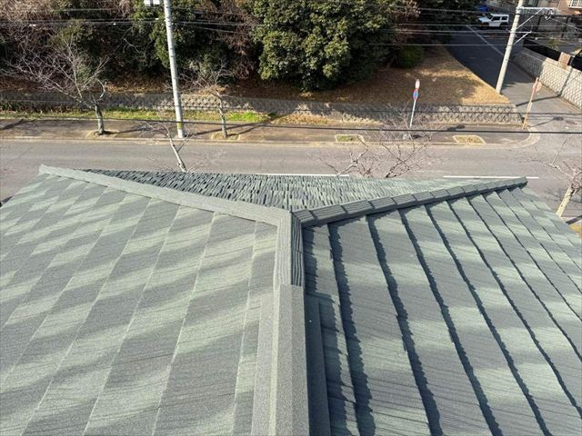 屋根材コロナで屋根カバー施工後