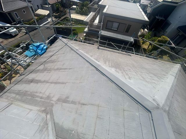 色褪せたスレート屋根