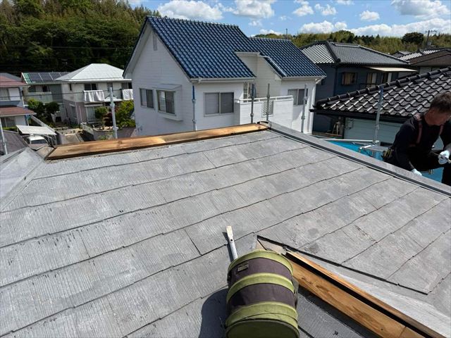 下松市で屋根カバー工法スタート｜初日工事の工程を公開