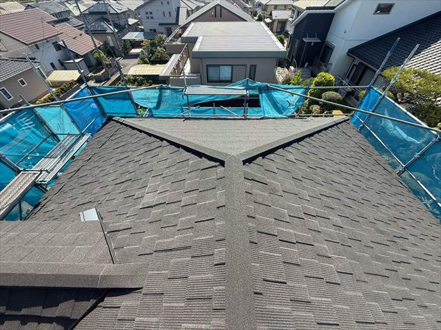 カバー工事でセネターを施工後の屋根