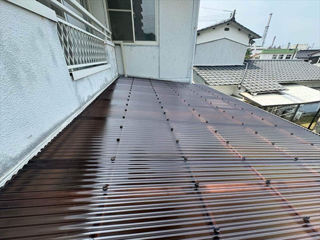 波板交換後の差掛け屋根