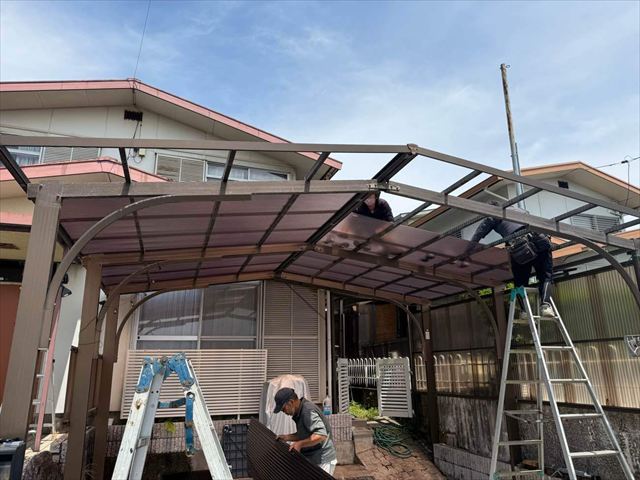 新しい波板の取付