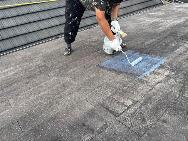 周南市の屋根塗装｜下塗り・縁切り・中塗りの様子と塗装が長持ちする理由