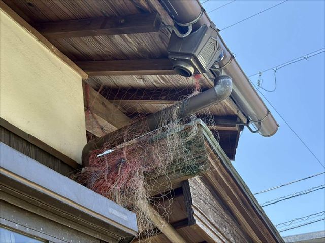 雨樋の集水器の外れ