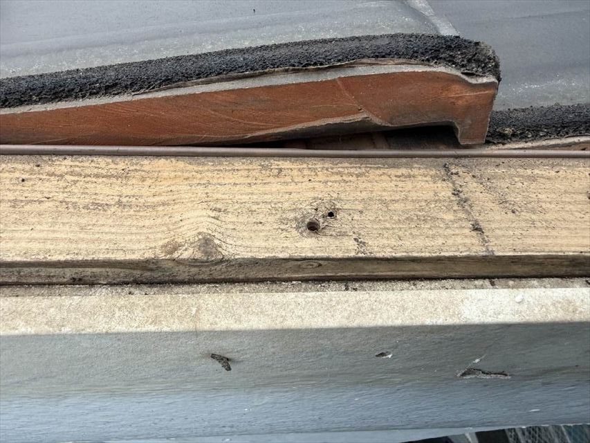袖瓦の下地