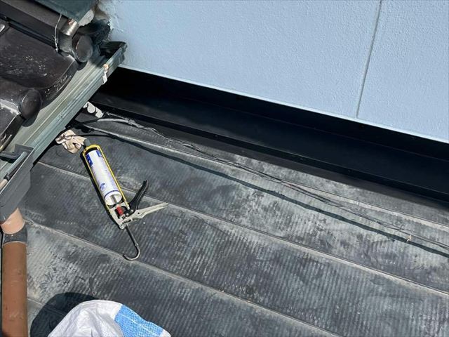 雨押え板金の取り付け